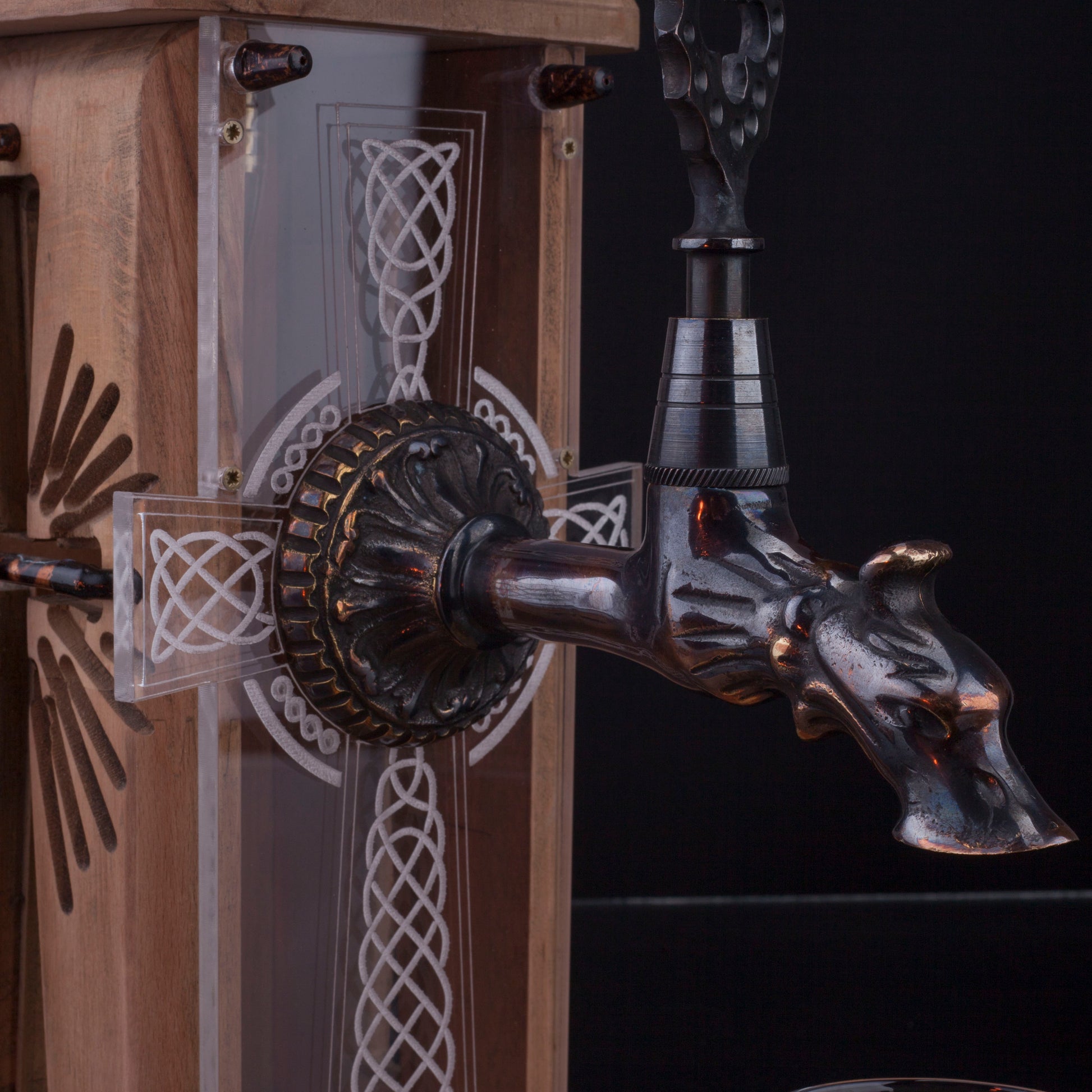Cross Crucifix Viski Çeşmesi Oak & Eskitme Bakır Premium Viski Çeşmesi